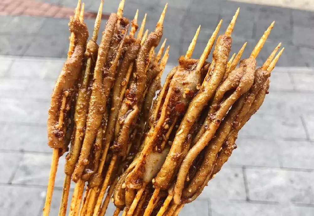 铁板鸭肠技术教学，从配料到火候，轻松掌握秘制风味！